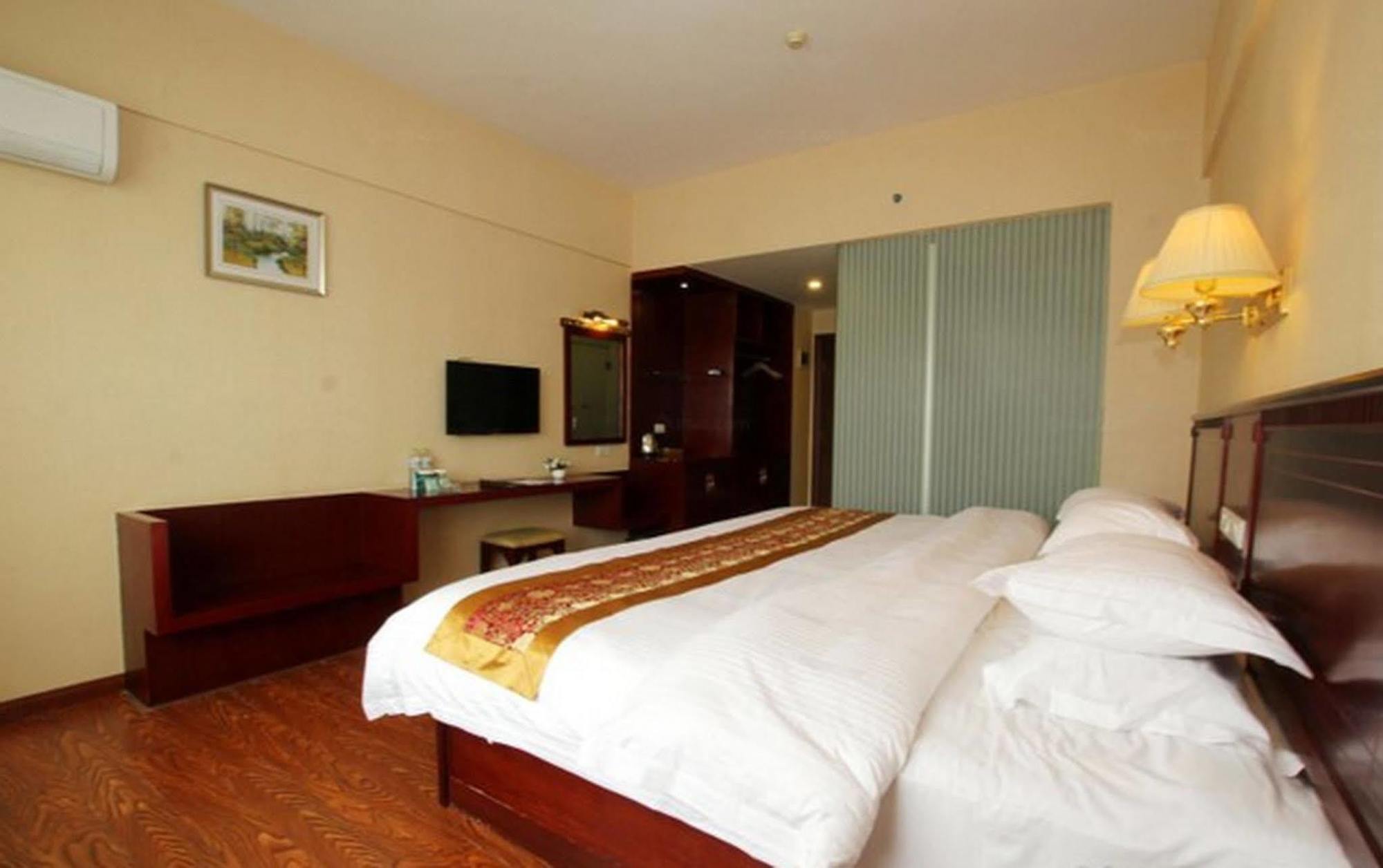 Greentree Inn Guangxi Guilin Lingui Jinshan Square Jinshui Road Express Hotel Екстер'єр фото